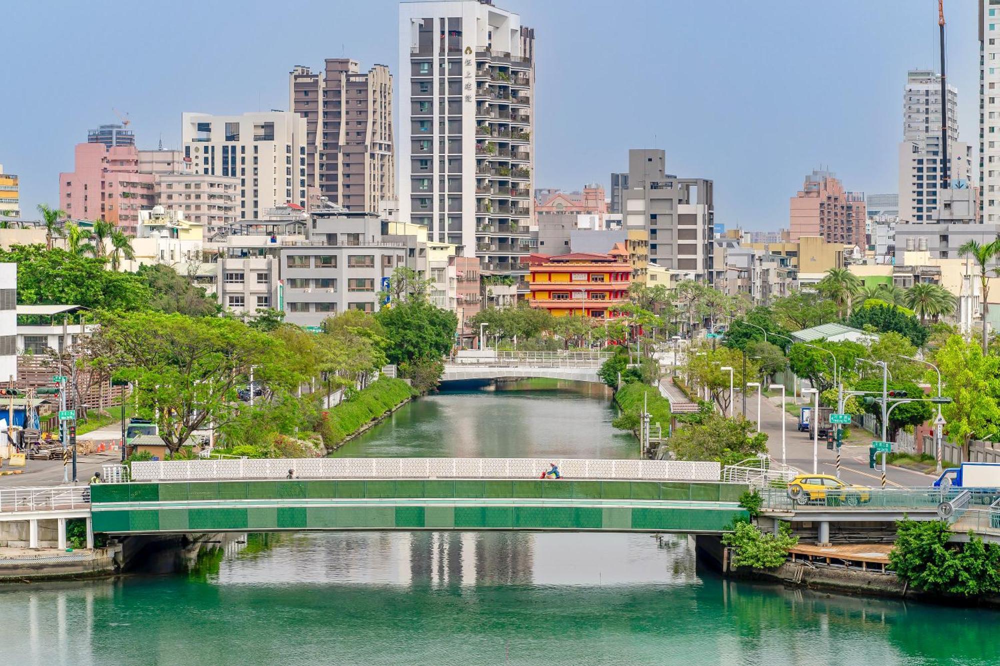 Check Inn Express Kaohsiung Love River Eksteriør bilde